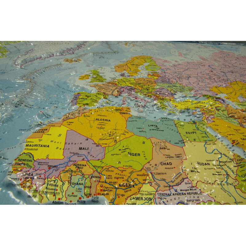 geo-institut Mappa del Mondo Planisfero, carta politica in rilievo (in tedesco)