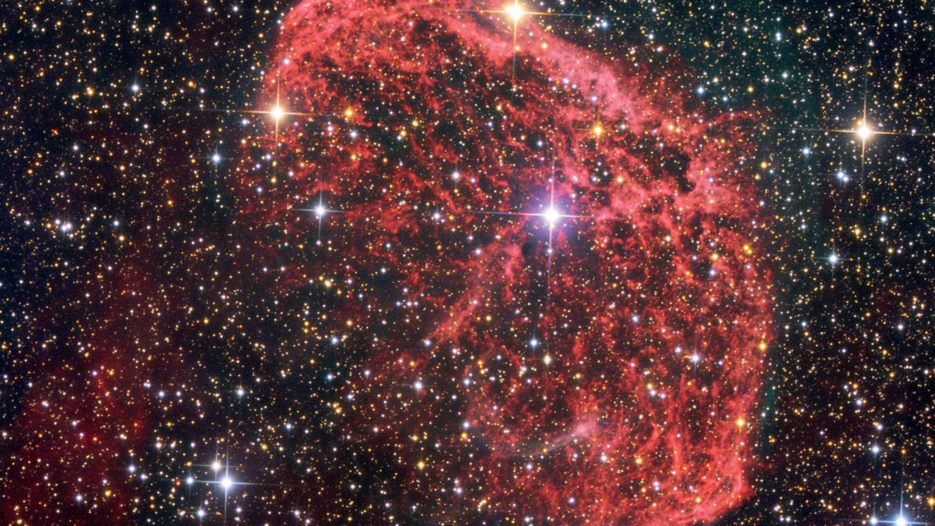 Nelle astrofoto con lunghe esposizioni diventa visibile la delicata struttura filamentosa di NGC 6888. Jochen Borgert