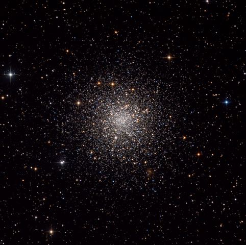L'ammasso globulare M12 si trova non lontano da M10. Bernhard Hubl / CCD Guide
