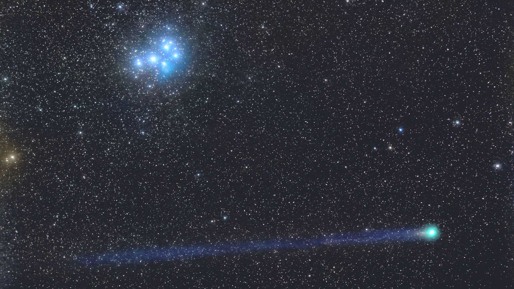 Le Pleiadi e la cometa Lovejoy. Foto di Cristian Fattinnanzi