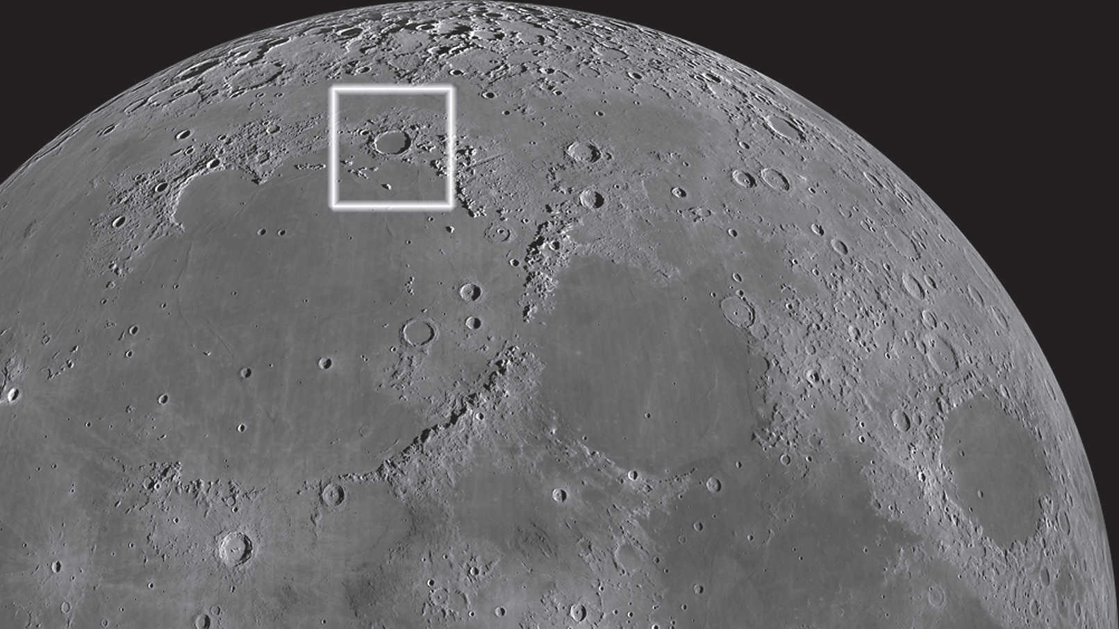 Sul margine a nord del mare Imbrium si trova il grande e scuro cratere Plato. NASA/GSFC/Arizona State University