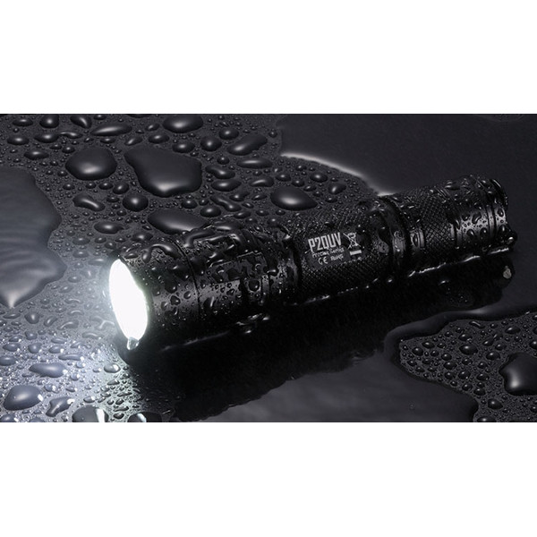 Nitecore Torcia P20UV