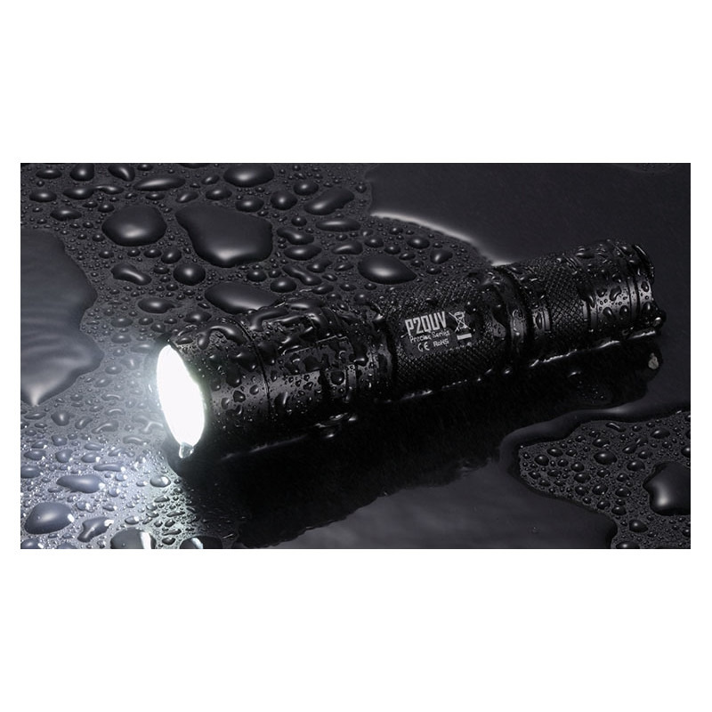 Nitecore Torcia P20UV