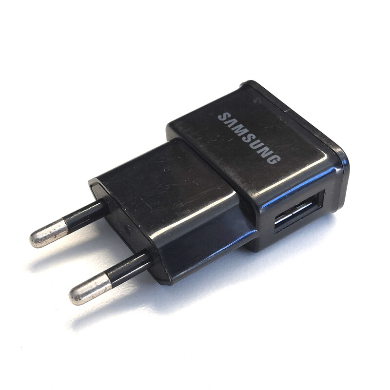 Trasformatore Spina USB con cavo di prolunga USB da 2 m incluso