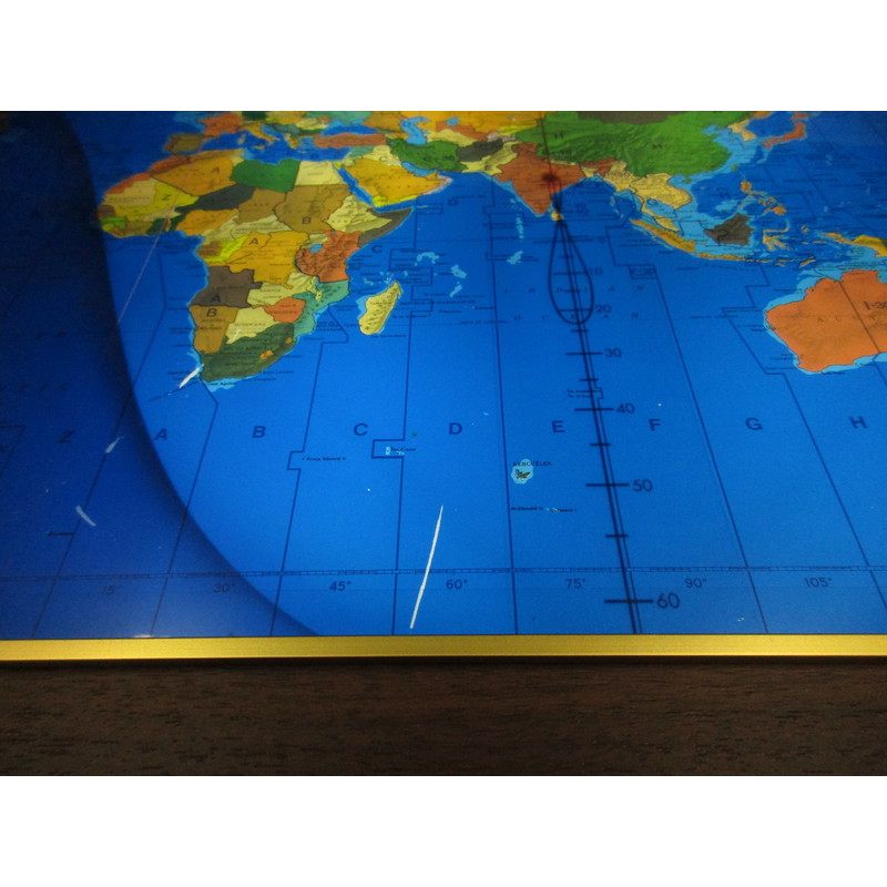 Geochron Original Kilburg in Walnuß Echtholzfurnierausführung und goldfarbenen Zierleisten (gebraucht)