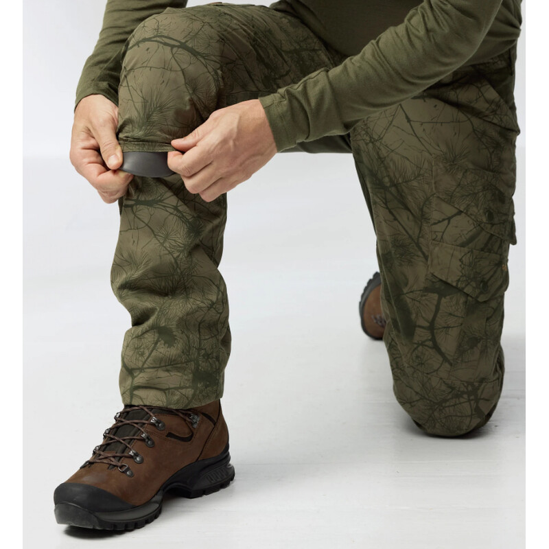 Fjällräven Pantaloni da caccia Barents Pro M, 626-662 Green Camo-Deep Forest, 50