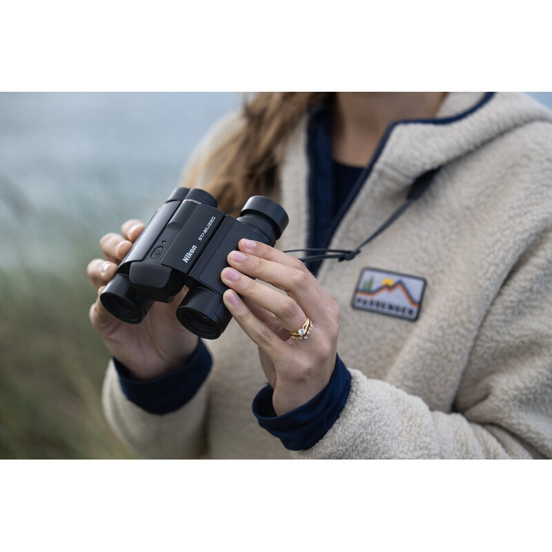 Nikon Binocolo stabilizzato 10x25 S