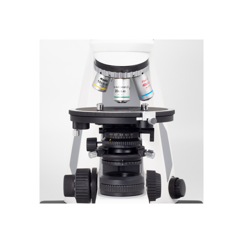 Motic Microscopio Panthera TEC POL Epi, trino, infinity, plan, achro, 50x-400x, 10x/20 mm, alogeno/LED