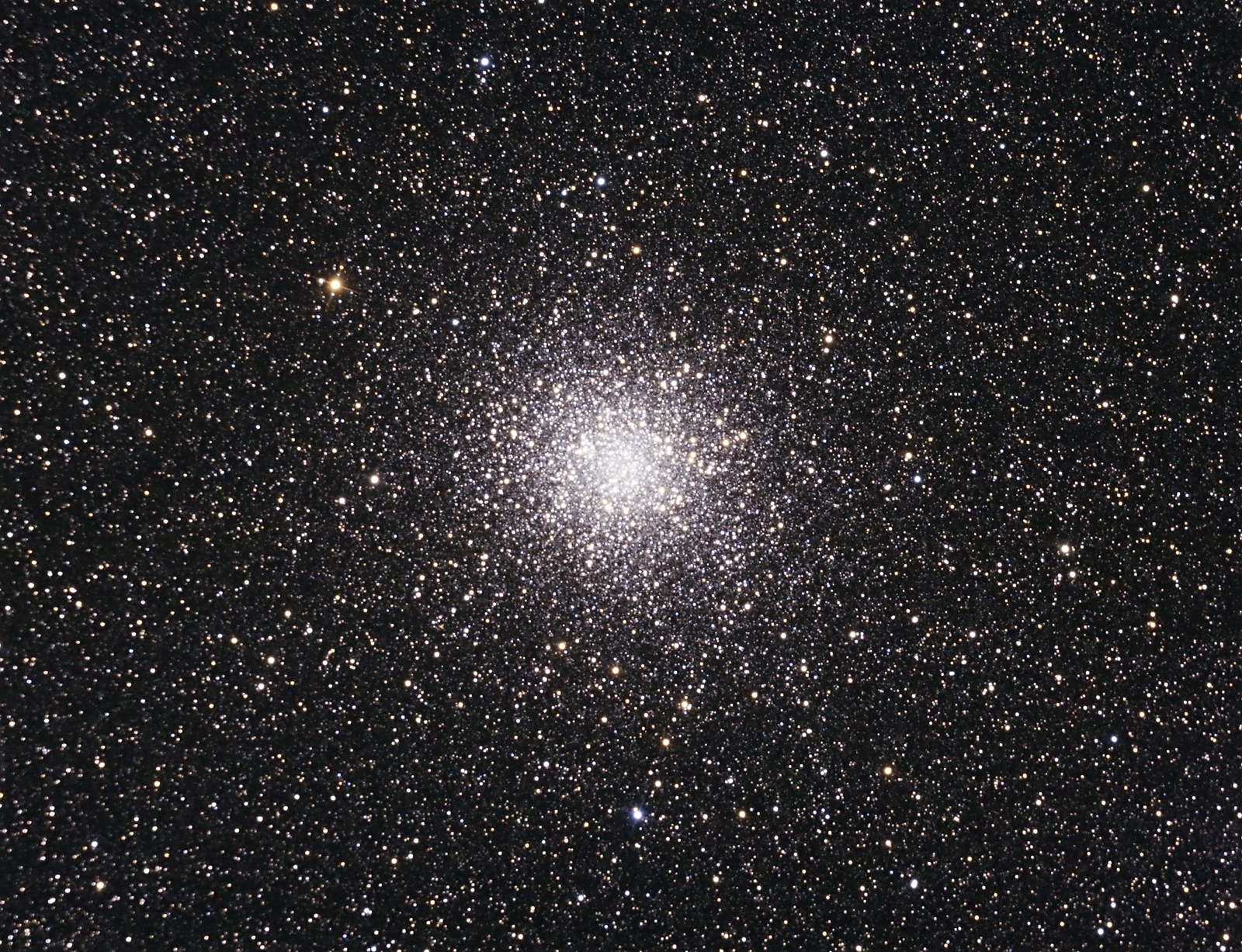 Kugelsternhaufen M22 im Sternbild Schütze
